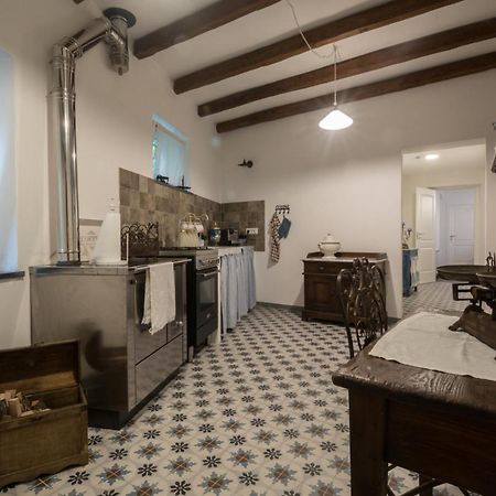 Bed and Breakfast I Tre Ladroni Nasino Exterior foto