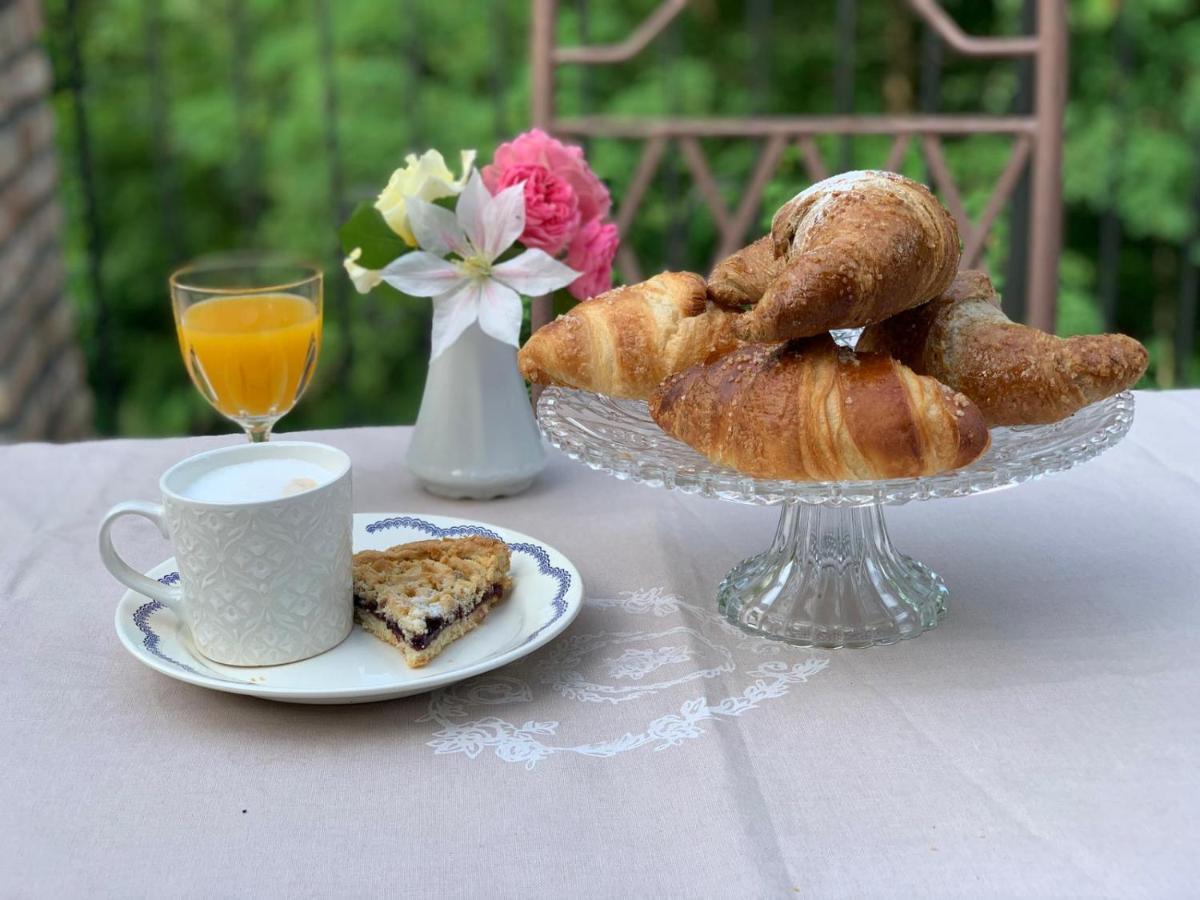 Bed and Breakfast I Tre Ladroni Nasino Exterior foto